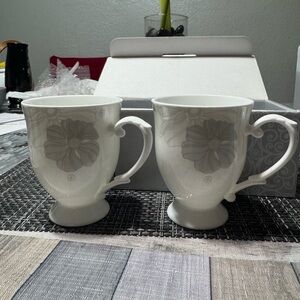 Elegant Mugs Haengnam Coffee Cup / Mug White w/ Yellow
Grey Flowers Chinaware